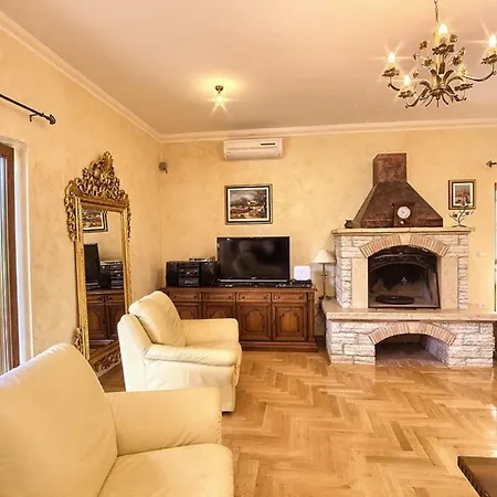 Holiday home Sarita Sisan
